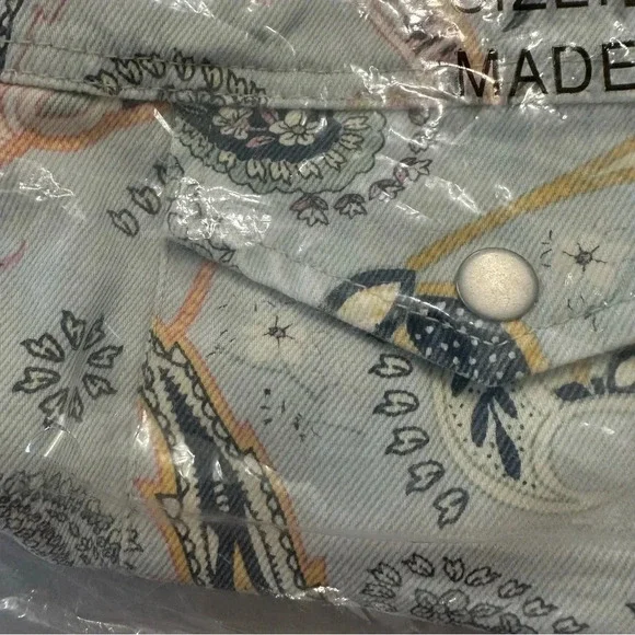 BlankNYC Coming Through Women’s Paisley Print Button Up Denim Jacket Size M NWT - Picture 7 of 11